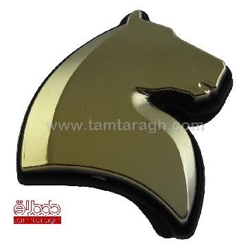 لوگوی گلد جلو پنجره سمند